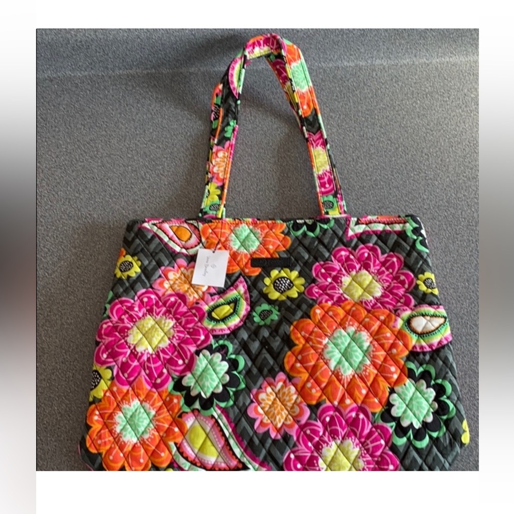 Vera Bradley Ziggy Zinnia Medium Tote. NWT